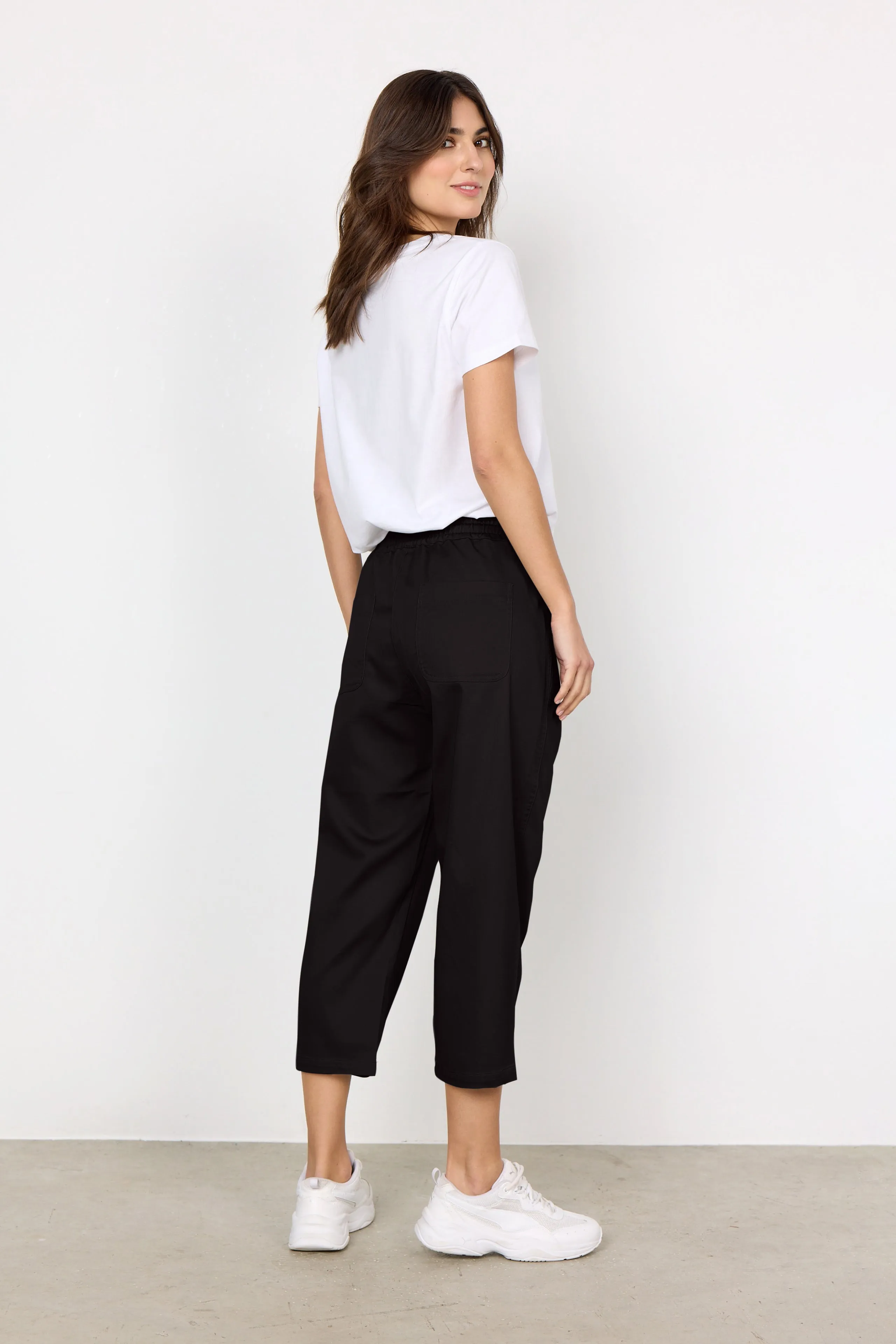 Soya Akila 23-C Crop Pant